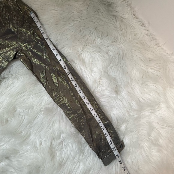 #598 Elizabeth & James Metallic Blouse size XS - Picture 7 of 8